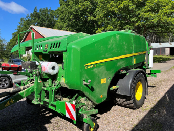 JOHN DEERE C441R INPLASTARPRESS 13 KNIVAR John Deere JOHN DEERE C441R INPLASTARPRES INKOMMANDE APRIL 2027
...
750/45XX22.5 DÄCK
13 KNIVAR
BALRESARE 
VISIONPAKET
ENKELAXEL
...
MNR: 27246
...
PRIS EXKL. MOMS: 539 000:-
...
Vi reserverar oss för felskrivning. Kontakta alltid oss innan du åker och tittar, så vi kan säkerställa att maskinen finns på plats.
