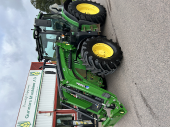 JOHN DEERE 6130R AP TRAKTOR 50 KM FR.LYFT John Deere 6130R AP TRAKTOR 50 KM FR.LYFT TRAKTORN ÄR UTRUSTAD MED:
FRONTLYFT  
AUTOPOWER, STEGLÖS VÄXELLÅDA
AUTOTRAC SF1 KLAR  
FRAMAXELFJÄDRING
600/65X38 540/65X24 TRELLEBORG DÄCK
ELSPEGEL  
JD LINK, AUTOMATISK ÖVERFÖRING AV GRÖD- OCH MASKINDATA
3 DUBBELVERKANDE UTTAG  
VRIDBAR FRAMSKÄRM  
CLIMA TRAC  
HMS  
IMMOBOLIZER  
3:E F BAKSKÄRM
LEDBELSYNING  
JD ELSERVOSPAK 
EXTRA OLJA 14l  
LS  
2 KRETS VAGNSBROMS
...
MNR 25387
...
PRIS EXKL. MOMS: 1.195.000:-
...
Vi reserverar oss för felskrivning. Kontakta alltid oss innan du åker och tittar, så vi kan säkerställa att maskinen finns på plats.
