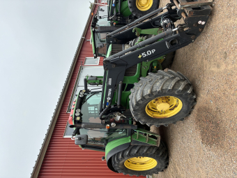 JOHN DEERE 6630 AP TRAKTOR FR.LYFT John Deere 6630 AP PREMIUM FR.LYFT KUNDFÖRMEDLING
...
TRIMA 5.0+ LASTARE EURO/SMS  COMMANDARM  TLS  
JD LASTARSPAK  3 DV. UTTAG  LS  HYDR. VAGNBROMS
TRELLEBORG 650/65X38 CA 60% 540/65X28 CA 50%

TRAKTORN INKOMMER I NOVEMBER
...
MNR 36589
...
PRIS EXKL. MOMS: 595 000:-
...
Vi reserverar oss för felskrivning. Kontakta alltid oss innan du åker och tittar, så vi kan säkerställa att maskinen finns på plats.
