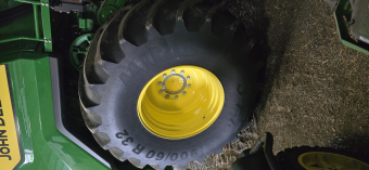 MITAS 900/60X32 HJUL Övrigt MITAS 900/60X32 HJUL AVMONTERADE NY TRÖSKA, PASSANDE JOHN DEERE T6 800
CA 99% KVAR
...
MNR 41115
...
PRIS EXKL. MOMS: 40.000:-
...
Vi reserverar oss för felskrivning. Kontakta alltid oss innan du åker och tittar, så vi kan säkerställa att maskinen finns på plats.
