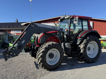 Traktor Valtra N121 med Ålö Q55-Lastare och frontlyft Valtra N121 med Ålö Q55-Lastare 
