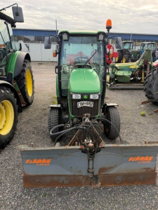 JOHN DEERE 3720 KOMPAKTTRAKTOR HST John Deere 3720 KOMPAKTTRAKTOR HST UTRUSTAD MED:
EXTRALJUS FRAM OCH BAK 
ROTERANDE LJUS 
AC E-
HYDROSTAT
FRAMSKÄRMAR
INKL. FJÄRÅS 175 VIKPLOG & FJÄRÅS 400/1100 SJÄLVLASTANDE SPRIDARE
...
MNR 85332
...
PRIS EXKL. MOMS: 199.000:-
...
Vi reserverar oss för felskrivning. Kontakta alltid oss innan du åker och tittar, så vi kan säkerställa att maskinen finns på plats.
